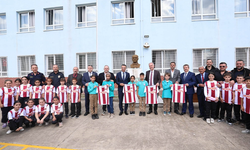 Yeniceköy’de 750 öğrenci İnegölspor formasına kavuştu