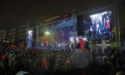 Yağmura rağmen Bursa’da Cumhuriyet coşkusu dinmedi