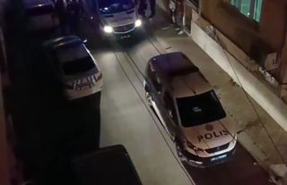 İzmir Bornova ilçesinde silahı kazara ateş alan polis hayatını kaybetti