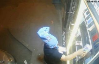 Kastamonu’da poşetle yüzünü saklamaya çalışan hırsız polisten kaçamadı