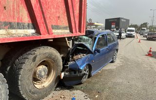 Kastamonu’da otomobil kamyonun altına girdi! Baba öldü, anne ve çocuk ağır yaralı