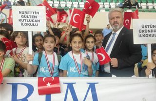 Yıldırım Belediyesi Okul Sporları Şenliği  ödül ve malzeme dağıtımı töreni gerçekleştirildi
