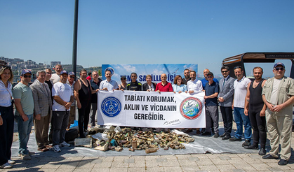 Bursa Büyükşehir'den Gemlik'te deniz dibi temizliği