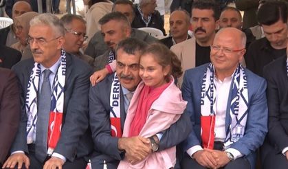 Milli Eğitim Bakanı Tekin Bursa'da Büyük Erzurum Yayla Şenliği'ne katıldı