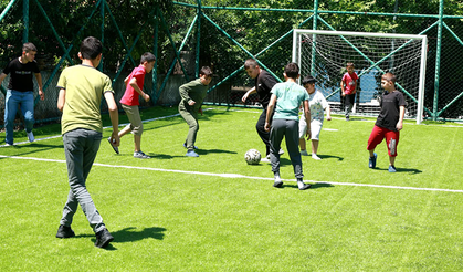 Başkan Erkan Aydın çocukların hayalini gerçekleştirdi! Güneybudaklar'a yeni halı saha