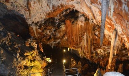 Türkiye'nin en büyük 2. mağarası: Oylat Mağarası