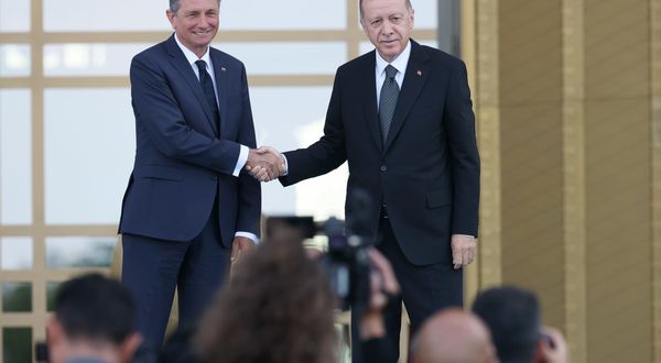 Cumhurbaşkanı Erdoğan ile Slovenya Cumhurbaşkanı Pahor'dan ortak savunma sanayii adımı mesajı