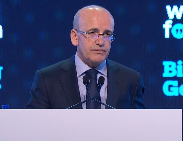 Bakan Şimşek: “Yıllık enflasyondaki düşüş 2024 yılı ortasından itibaren başlayacak”