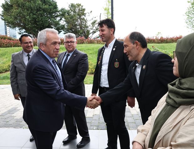 Başkan Şadi Özdemir'den şehit yakınlarını ve gazileri ziyaret etti