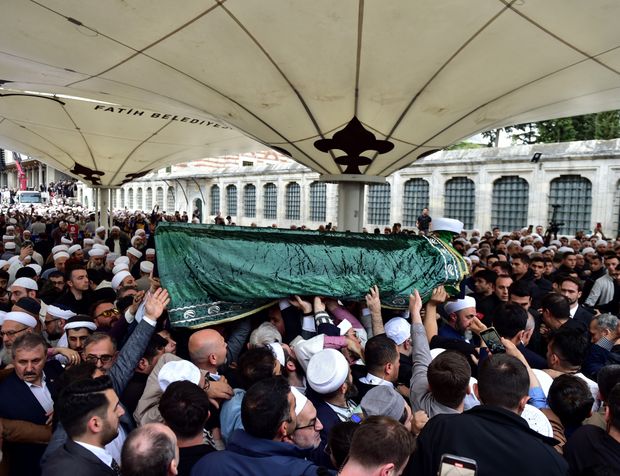 İsmailağa Cemaati lideri Hasan Kılıç son yolculuğuna uğurlandı! Cenazeye Cumhurbaşkanı Erdoğan da katıldı