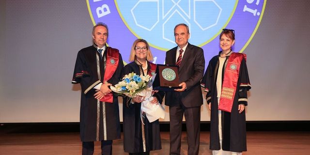 BUÜ Tıp Fakültesinde yeni eğitim-öğretim yılı ilk ders töreniyle başladı