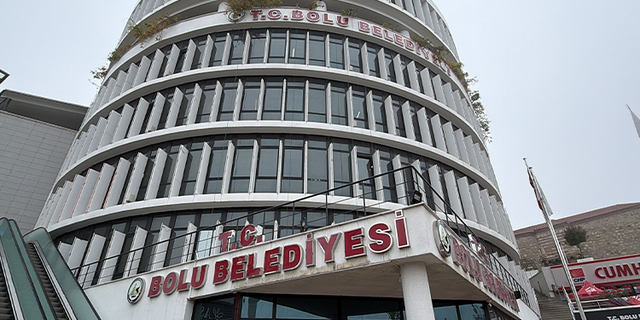 Bolu Belediyesi’ne şafak operasyonu: 4 gözaltı
