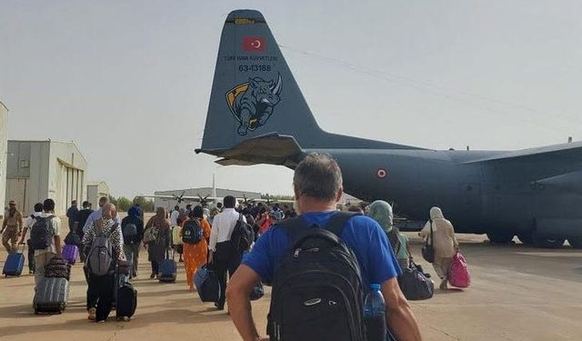 MSB duyurdu! Sudan'da Türk tahliye uçağına ateş açıldı