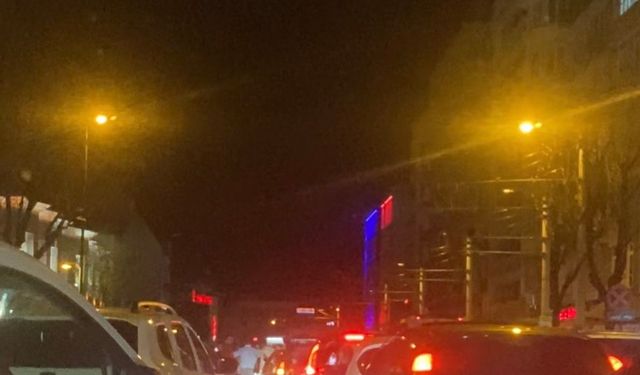 Bursa'da asker konvoyu trafiği birbirine kattı