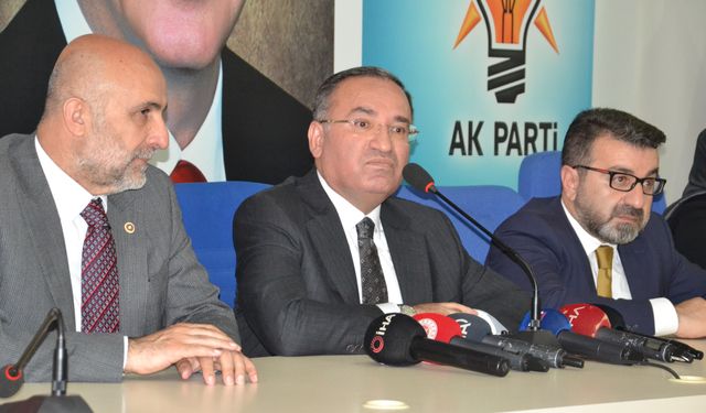 Bekir Bozdağ: “Kandil ve HDP’yi koyarsanız 9 Cumhurbaşkanı yardımcısı, bir başkan adayı yapıyor”
