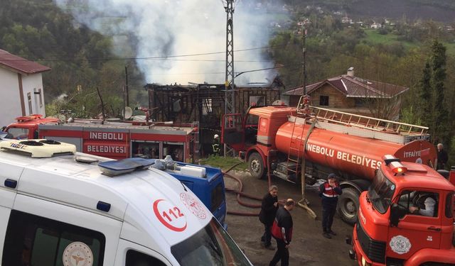 Kastamonu İnebolu ilçesinde ahşap evde çıkan yangın sonucu Salih Güloğlu öldü