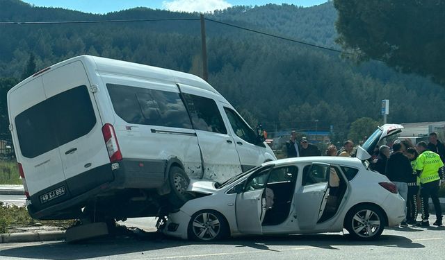 CHP Ula İlçe Başkanı Hüseyin Özcan kaza geçirdi