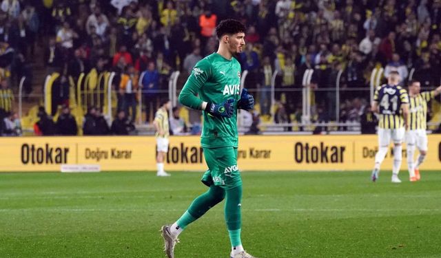 Fenerbahçe'de Altay Bayındır'dan kötü haber