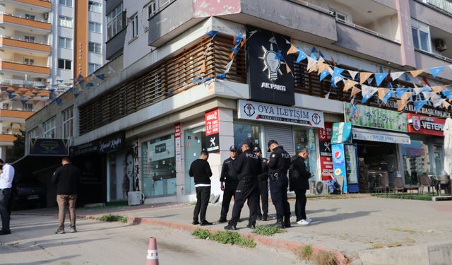 AK Parti Çukurova İlçe Başkanlığı'na silahlı saldırı düzenleyen şahıs yakalandı! İfadesi ortaya çıktı