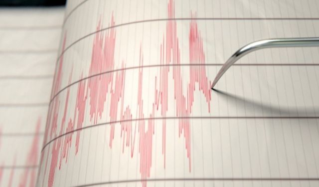 Endonezya çok şiddetli deprem ile sallandı