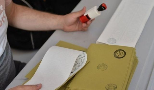 AK Partili Recep Özel: Seçmen bilgi kağıtları yeniden dağıtılacak