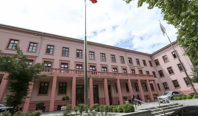 Adalet Bakanlığı, "büyük bir yalan" diyerek duyurdu: FETÖ elebaşının iadesi istenmiştir