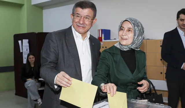 Ahmet Davutoğlu: Seçim sonuçları hayırlı uğurlu olsun