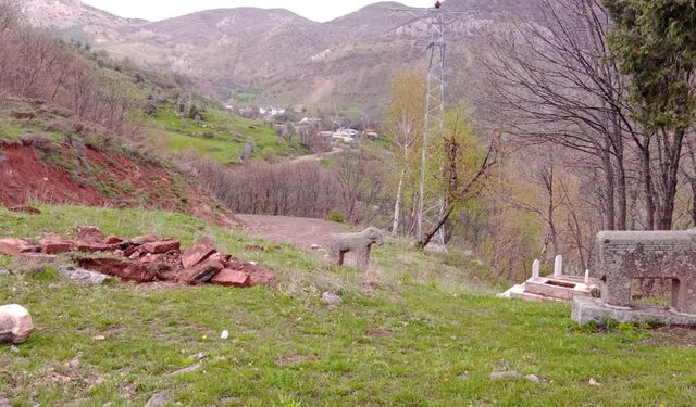 Tunceli’de tarihi mezarlıkta kaçak kazı skandalı