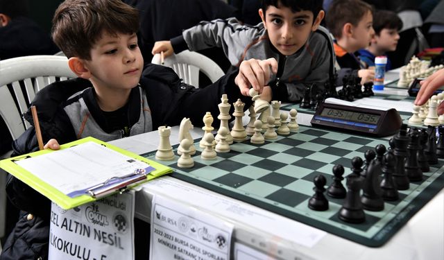 Osmangazi’de minik satranççılar yarıştı