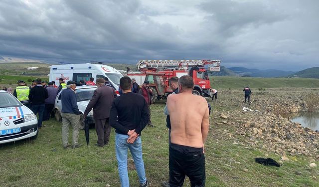Çankırı Çerkeş ilçesinde gölete düşen Mehmet Aksan isimli çocuk boğularak öldü