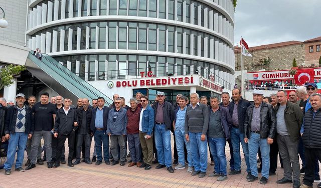 Bolu Belediyesi’nden emekli tazminatlarını alamayan işçilerden eylem
