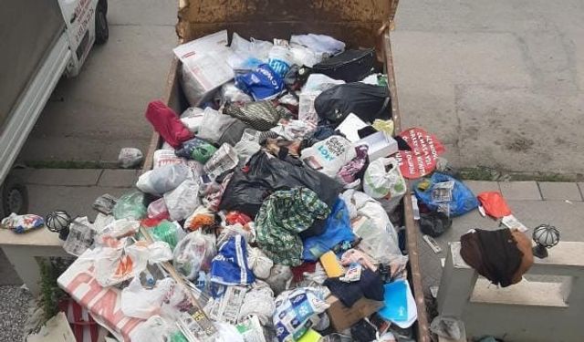 Eskişehir'de milyonluk evden 50 ton çöp çıktı