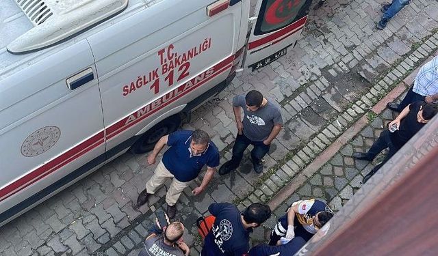 İstanbul'da otomobil yüzünden husumetli oldukları esnafa kurşun yağdırdılar