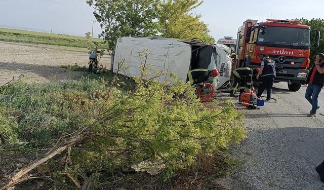 Karaman’da feci kaza! İşçi taşıyan minibüs devrildi: 16 yaralı