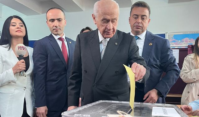 MHP Lideri Devlet Bahçeli oyunu Ankara'da kullandı