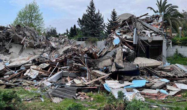 Münevver Karabulut'un öldürüldüğü villa yıkıldı