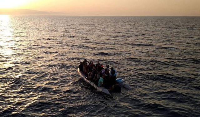 Yunanistan'ın geri ittiği tekne battı! Ölü ve kayıplar var