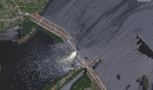 Kakhovka Hidroelektrik Santrali vuruldu! Görüntüler yankı uyandırdı