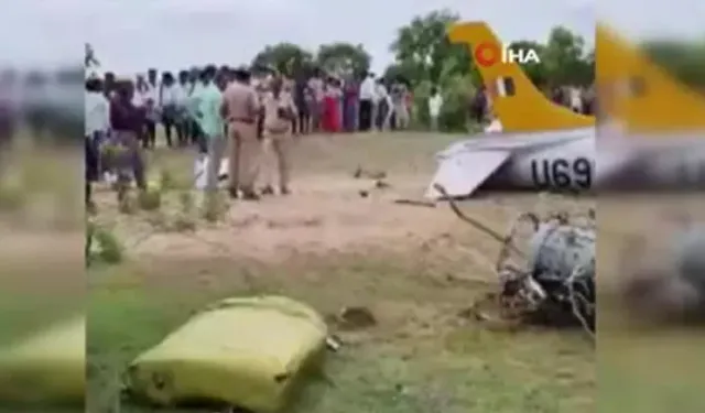 Hindistan’da askeri eğitim uçağı düştü!
