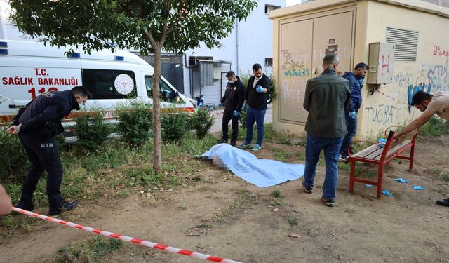 Manisa Turgutlu ilçesinde bir şahıs evinin önündeki parkta intihar etti