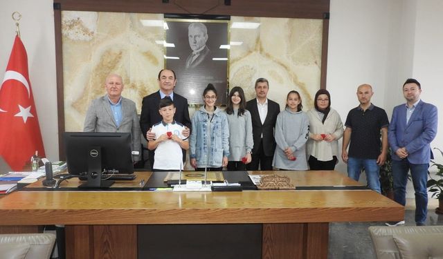 Mustafakemalpaşa Kız Anadolu İmam Hatip Lisesi projeleri, TÜBİTAK yarışmasında bölge 1.'si oldu