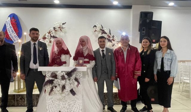 Bursa'da kardeşler çifte düğün yaptı