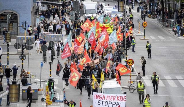 İsveç’te yeni terör yasasını protesto ettiler, Cumhurbaşkanı Erdoğan aleyhine slogan attılar