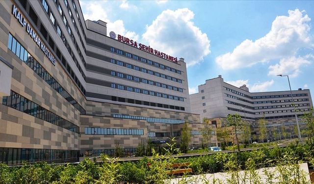 Bursa Şehir Hastanesinde minimal invaziv kalp cerrahisi bir hastaya daha umut oldu