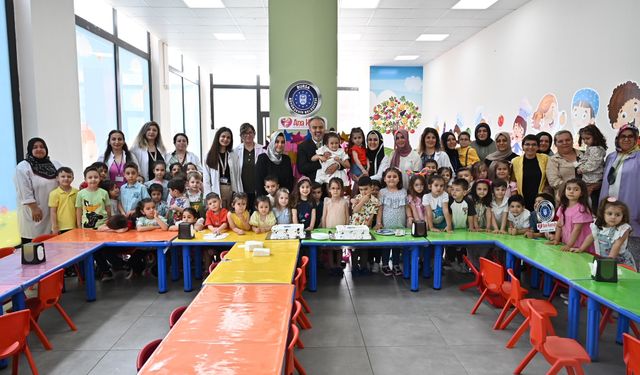 Bursa'da Ana Kucağı çocuklarının karne sevinci