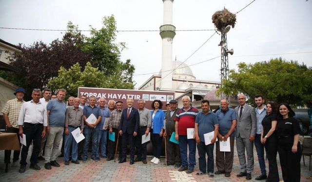 Bursa'da çiftçilerin topraklarına ücretsiz analiz