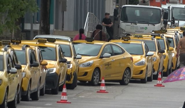 Bursa'da taksi zamları sonrası kuyruklar oluştu