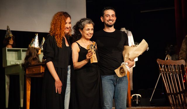 Nilüfer Kent Tiyatrosu Kıbrıs'ta sahne aldı