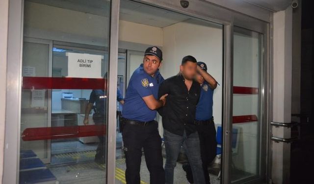 Adana Seyhan ilçesinde sevgilisine çarpan yaşlı adamı bıçaklayan kişi adliyeye sevk edildi