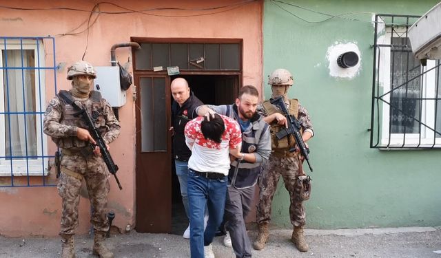 Bursa narkotik polisinin gözaltına aldığı 49 kişiye tutuklama